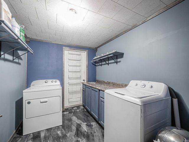 205 S Mariah Street, Winslow, IN 47598