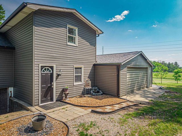 205 S Mariah Street, Winslow, IN 47598