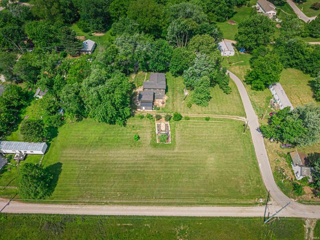 205 S Mariah Street, Winslow, IN 47598