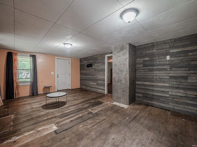 205 S Mariah Street, Winslow, IN 47598