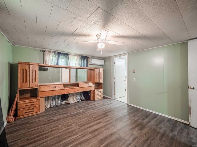 205 S Mariah Street, Winslow, IN 47598