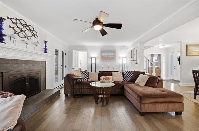 2452 Laurel Cove DR, Virginia Beach, VA 23454