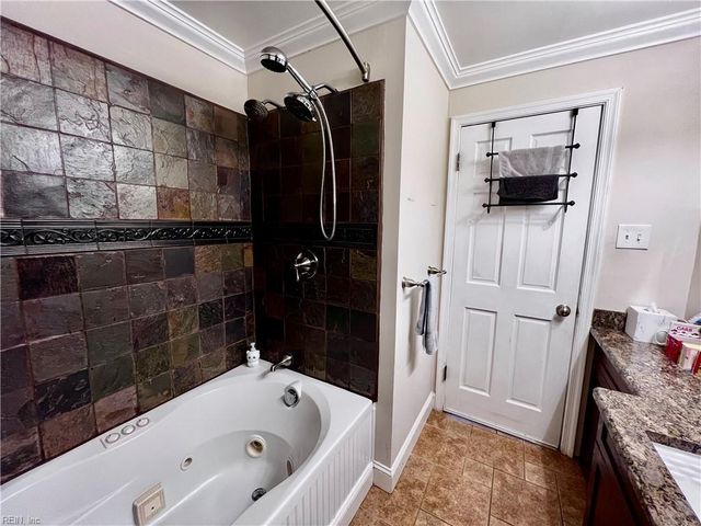 2012 Oak Leaf LN, Virginia Beach, VA 23455