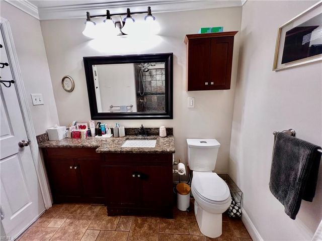 2012 Oak Leaf LN, Virginia Beach, VA 23455