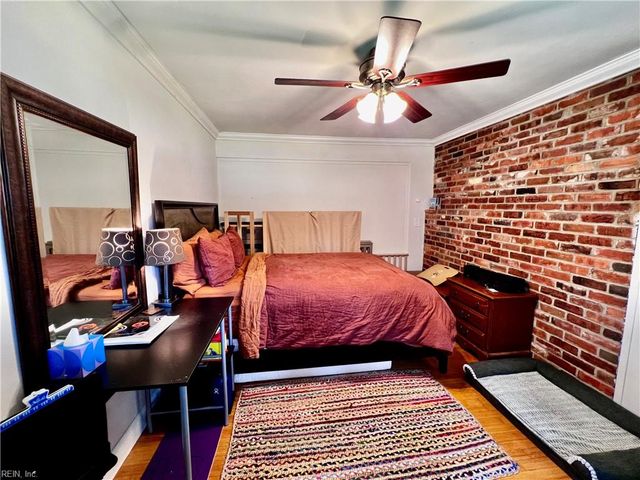 2012 Oak Leaf LN, Virginia Beach, VA 23455