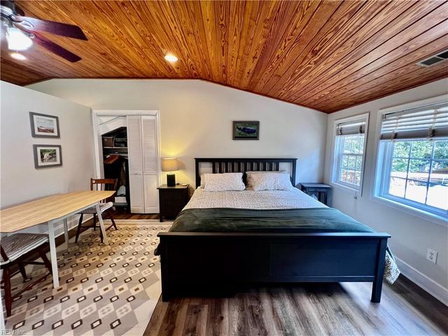 2012 Oak Leaf LN, Virginia Beach, VA 23455