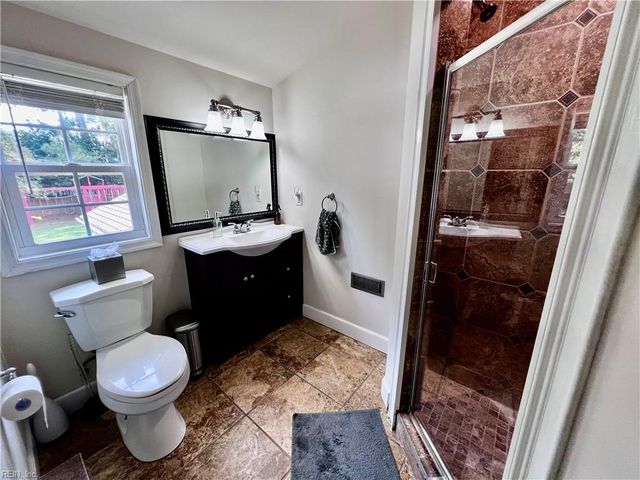 2012 Oak Leaf LN, Virginia Beach, VA 23455