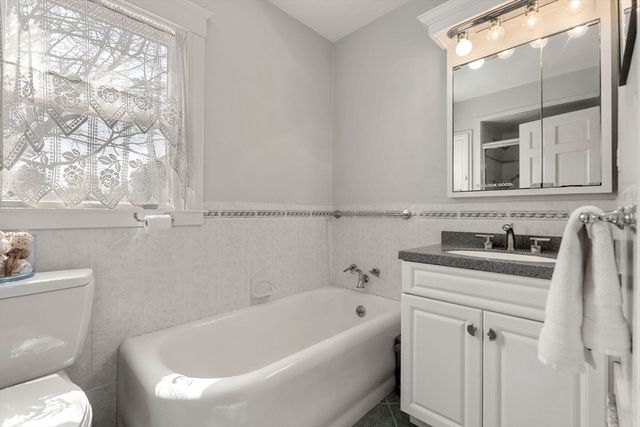 15 Preston Beach Rd, Marblehead, MA 01945