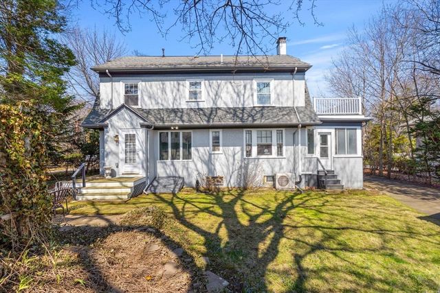 15 Preston Beach Rd, Marblehead, MA 01945