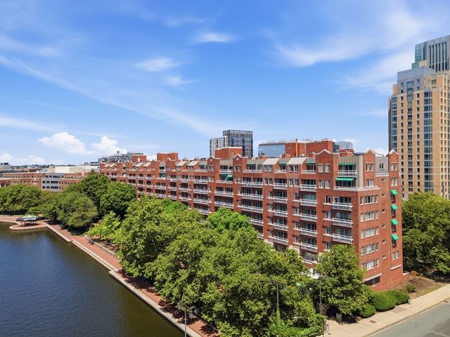 6 Canal Park 303, Cambridge, MA 02141