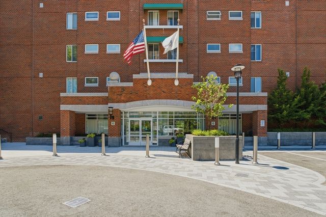6 Canal Park 303, Cambridge, MA 02141