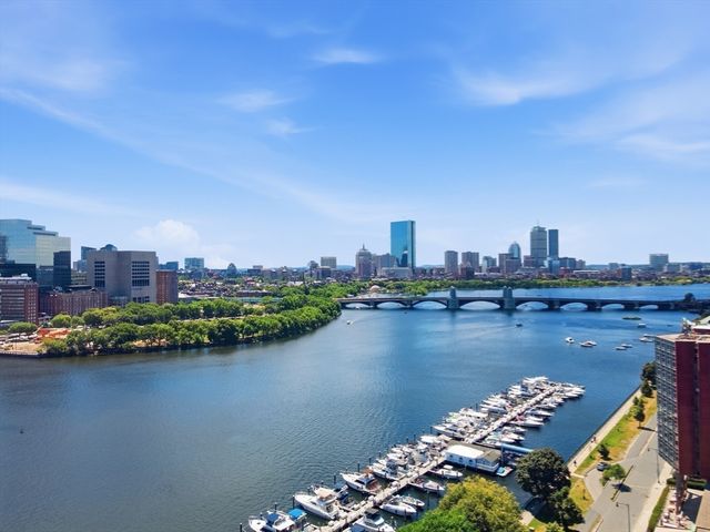6 Canal Park 303, Cambridge, MA 02141