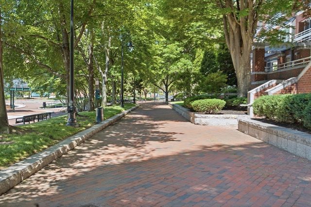 6 Canal Park 303, Cambridge, MA 02141