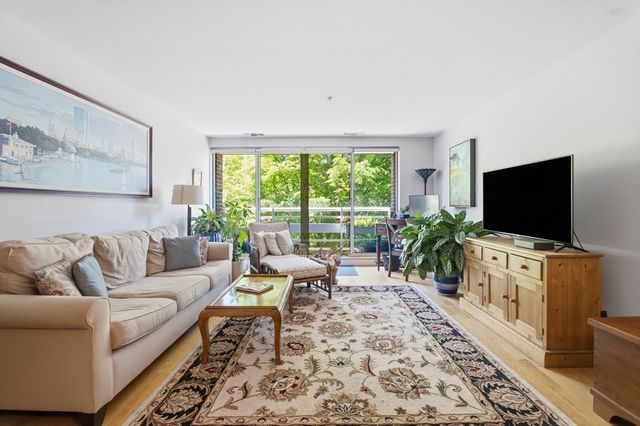 6 Canal Park 303, Cambridge, MA 02141