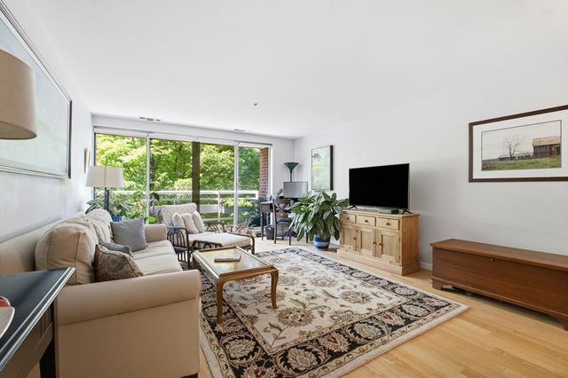 6 Canal Park 303, Cambridge, MA 02141