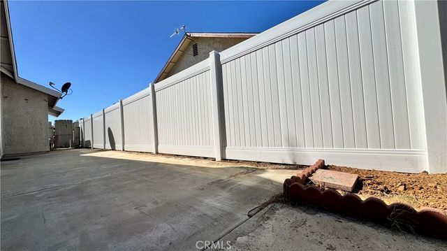 6364 Indian Camp, Jurupa Valley, CA 92509