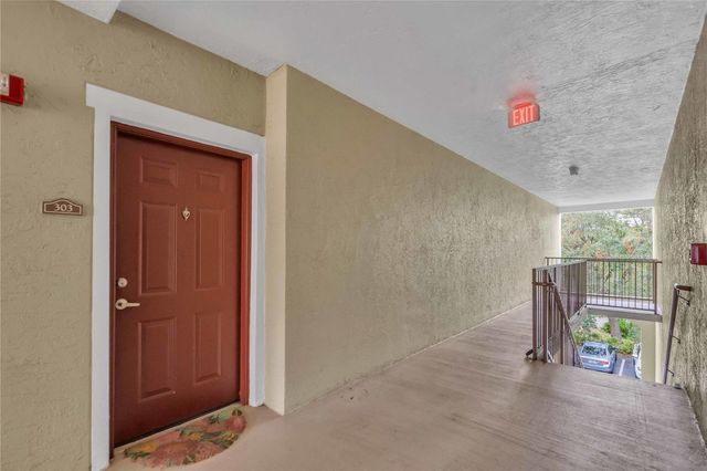 4763 TRAVINI CIRCLE 3-303, Sarasota, FL 34235