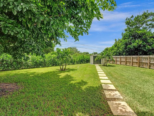 260 NW 36th Street, Boca Raton, FL 33431