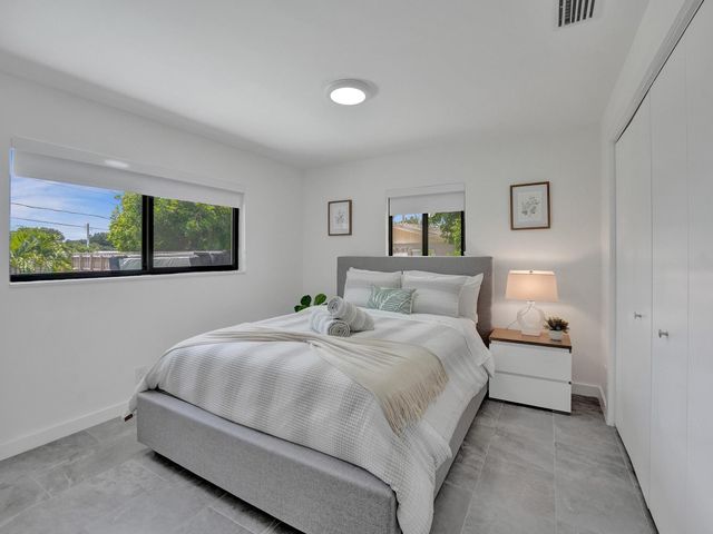 260 NW 36th Street, Boca Raton, FL 33431