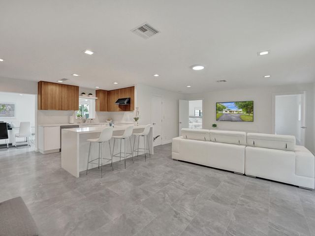 260 NW 36th Street, Boca Raton, FL 33431