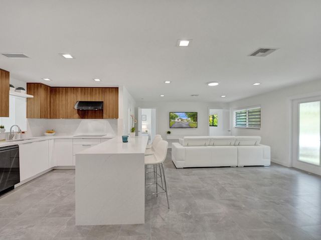 260 NW 36th Street, Boca Raton, FL 33431