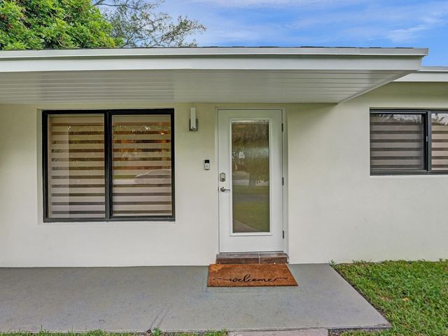260 NW 36th Street, Boca Raton, FL 33431