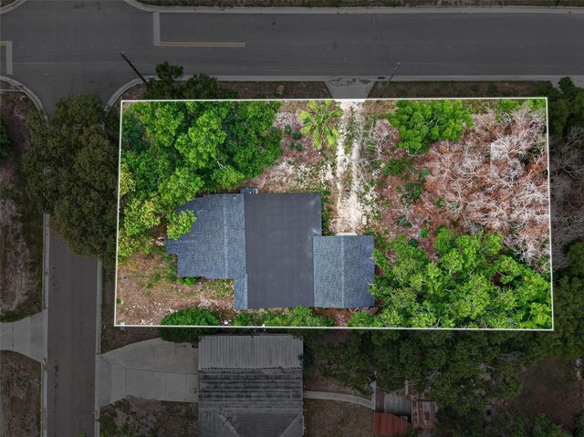 305 S SHARP STREET, Lake Wales, FL 33853