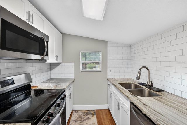 305 S SHARP STREET, Lake Wales, FL 33853