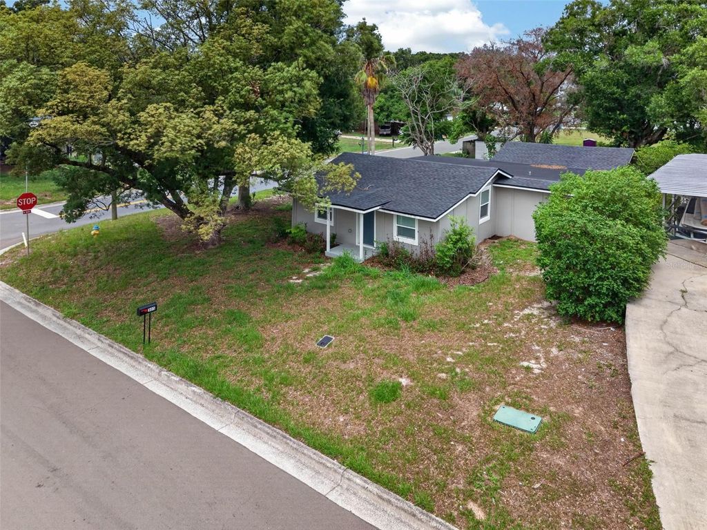 305 S SHARP STREET, Lake Wales, FL 33853