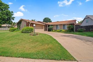2320 W Nashville Court, Broken Arrow, OK 74012