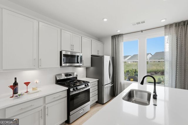 320 Salton Way, Hoschton, GA 30548