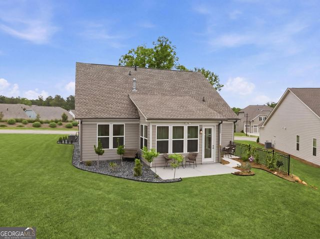 320 Salton Way, Hoschton, GA 30548