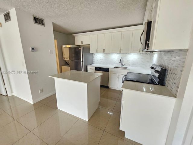 1105 Green Pine Boulevard E3, West Palm Beach, FL 33409
