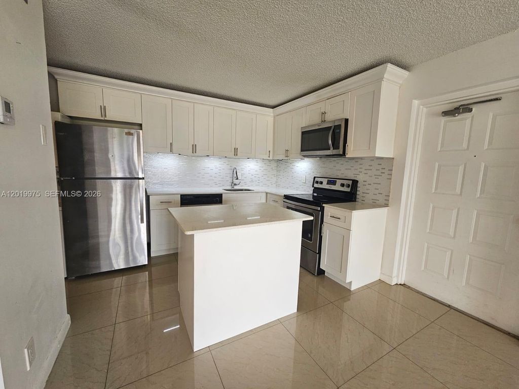 1105 Green Pine Boulevard E3, West Palm Beach, FL 33409