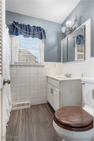 210 Davenport Avenue, Akron, OH 44312