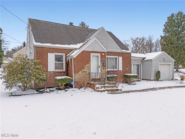 210 Davenport Avenue, Akron, OH 44312