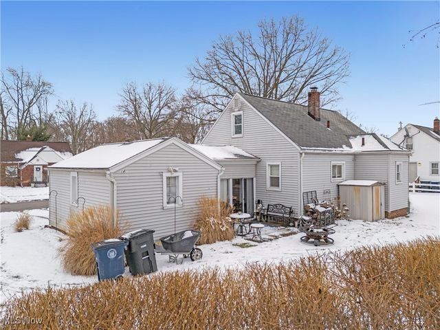 210 Davenport Avenue, Akron, OH 44312