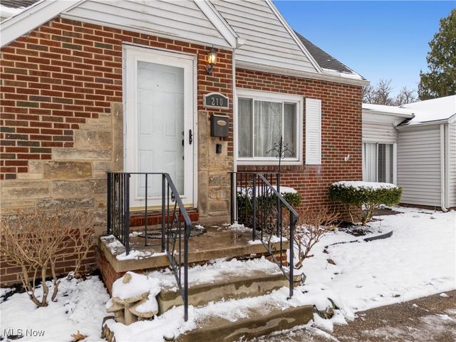 210 Davenport Avenue, Akron, OH 44312