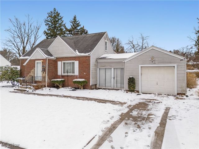 210 Davenport Avenue, Akron, OH 44312