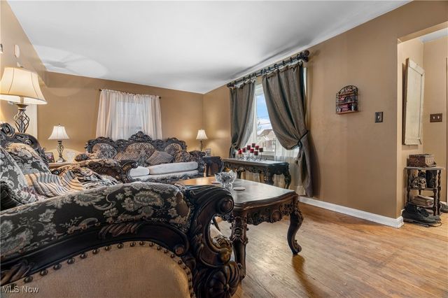 210 Davenport Avenue, Akron, OH 44312