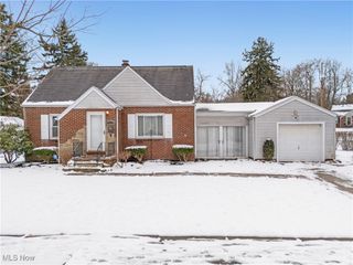 210 Davenport Avenue, Akron, OH 44312