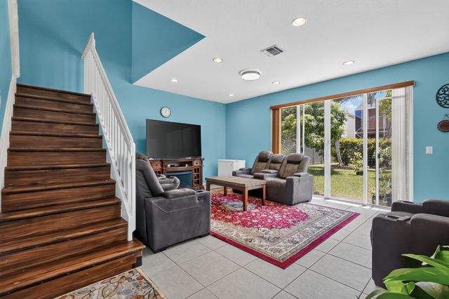 9080 Dupont Place, Wellington, FL 33414