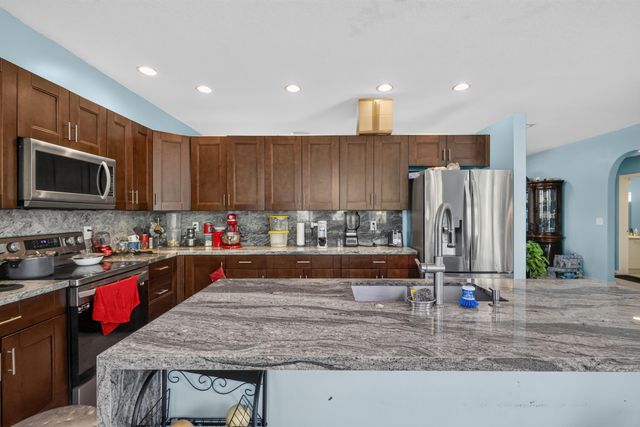 9080 Dupont Place, Wellington, FL 33414