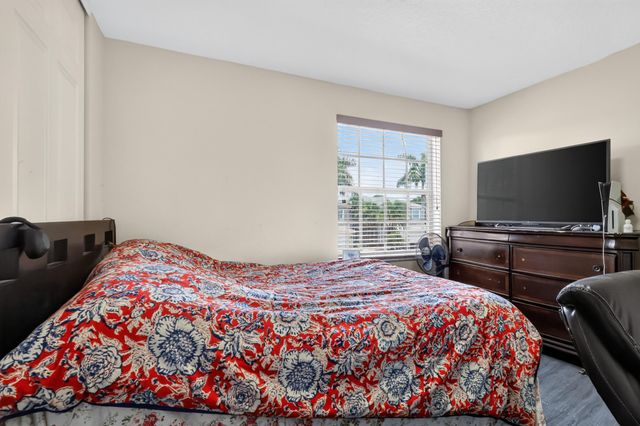 9080 Dupont Place, Wellington, FL 33414