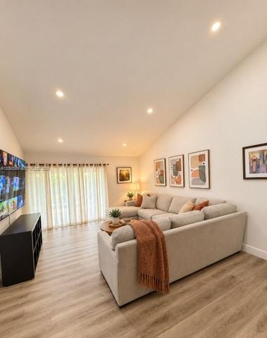 13271 SW 98th Street, Miami, FL 33186