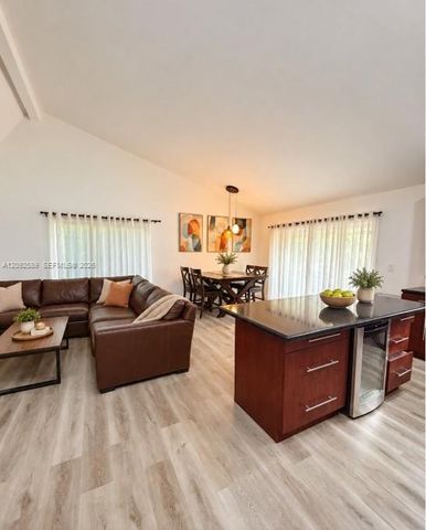 13271 SW 98th Street, Miami, FL 33186