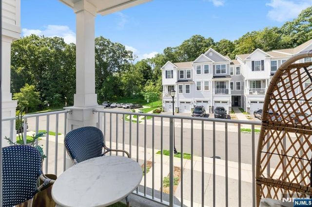 121 Sequoia Drive, Cedar Grove, NJ 07009