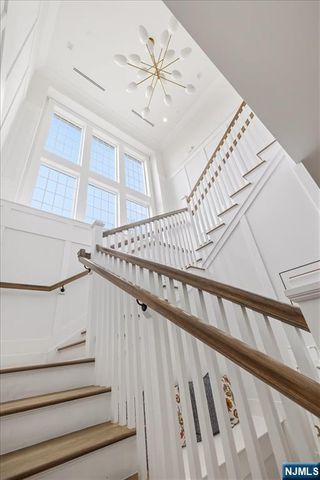 121 Sequoia Drive, Cedar Grove, NJ 07009