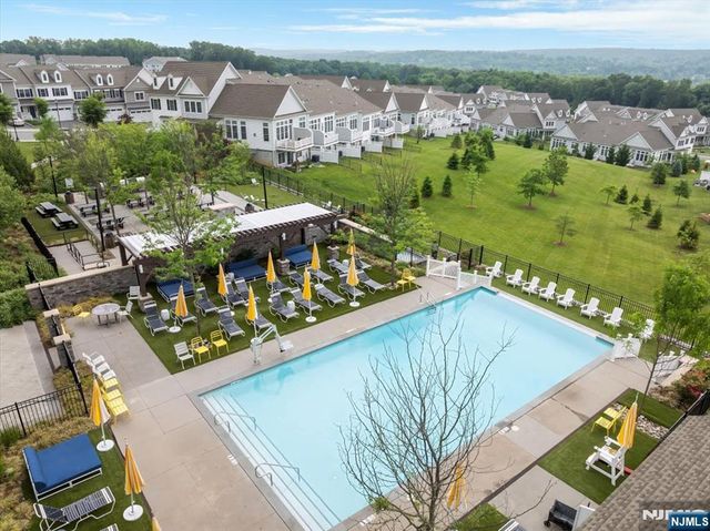 121 Sequoia Drive, Cedar Grove, NJ 07009