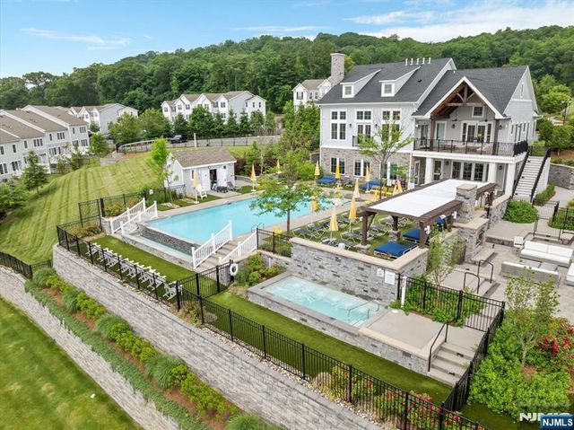 121 Sequoia Drive, Cedar Grove, NJ 07009